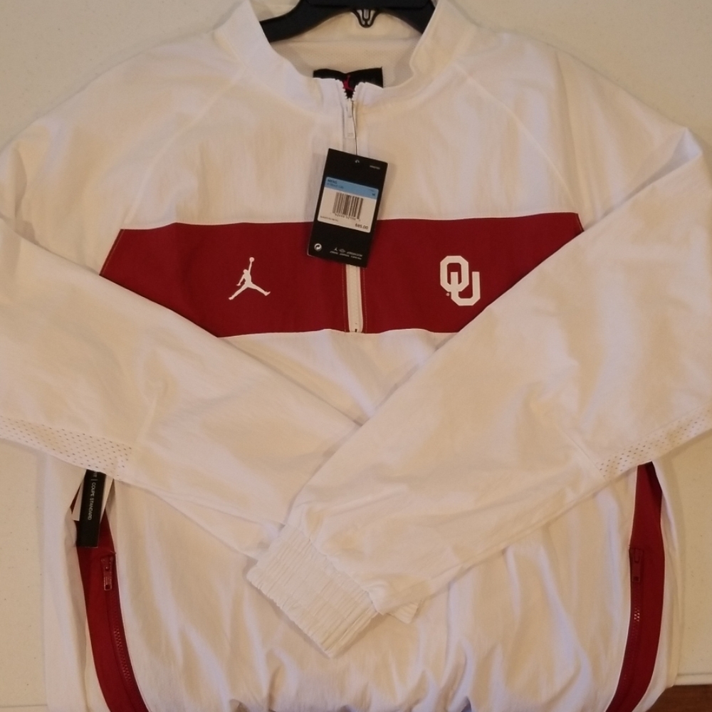 Mens windbreaker